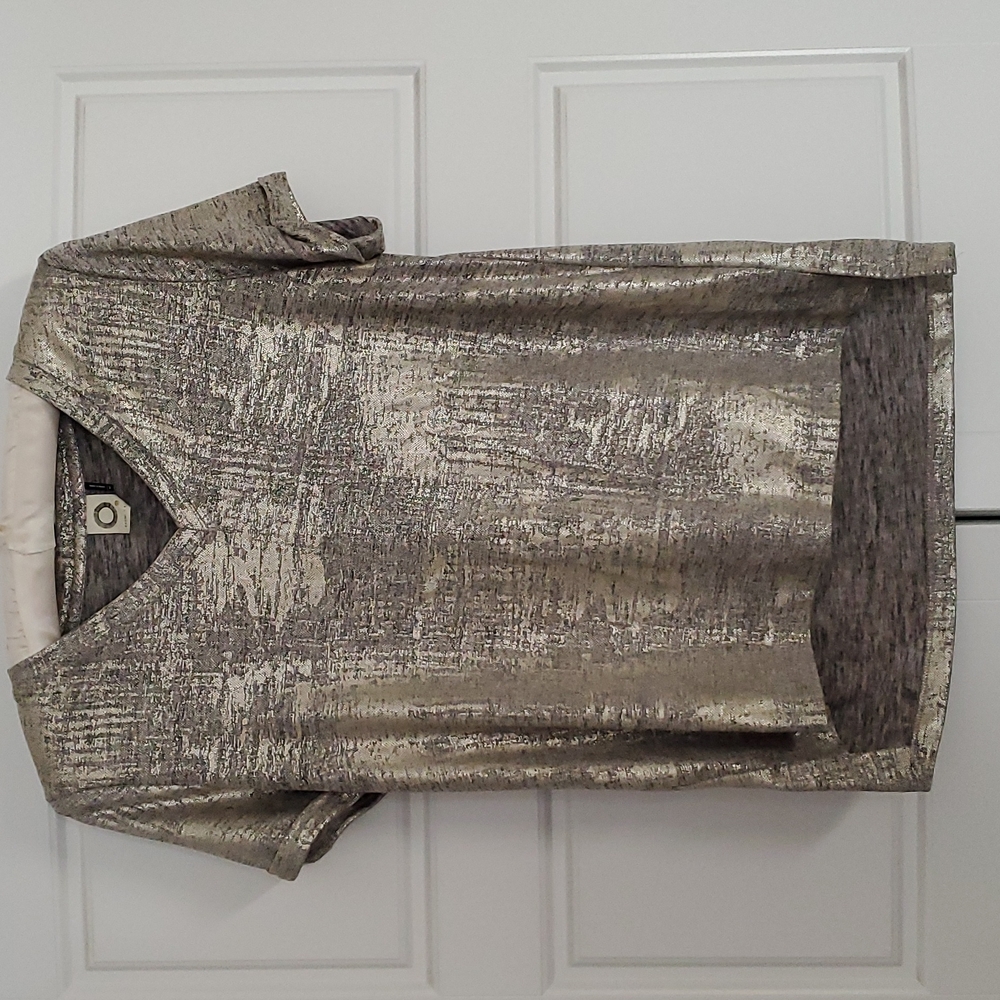 Akemi and kin metallic tee